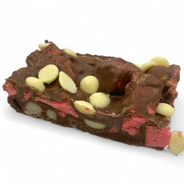 Rocky Road Strawberry marsepein - Marshmallowstore.nl