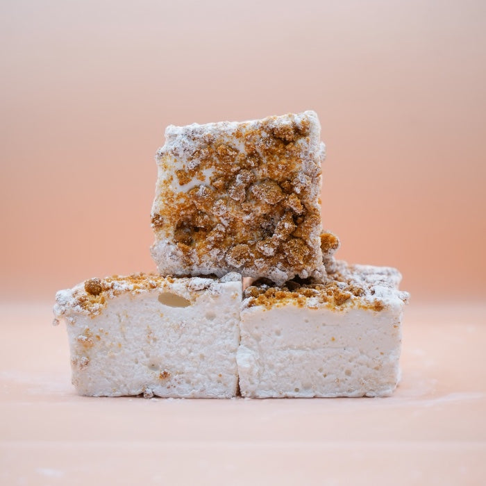Marshmallow Biscoff Cheesecake – Zart, knusprig und voller Geschmack