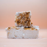 Marshmallow Biscoff Cheesecake – Zart, knusprig und voller Geschmack